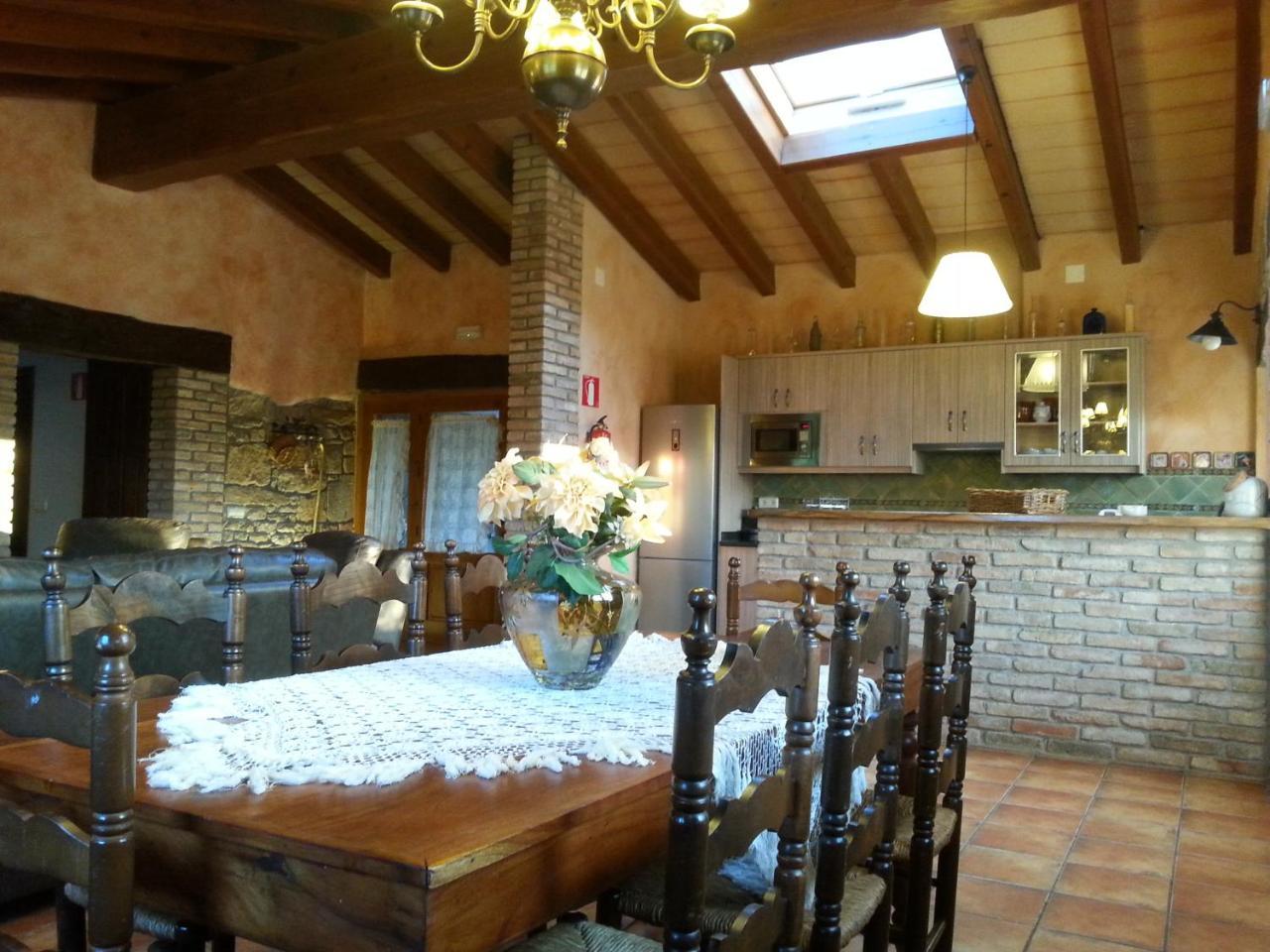 Country House El Permanyer Olost Exterior photo